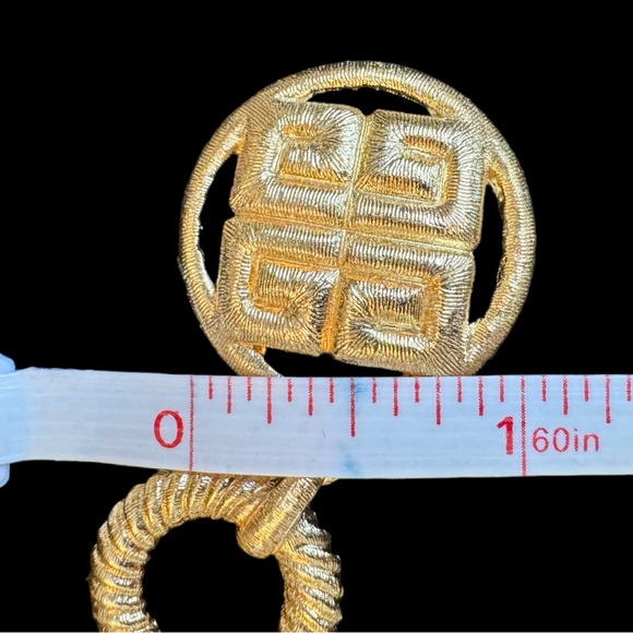 Vintage Givenchy toggle bracelet - Picture 5 of 5